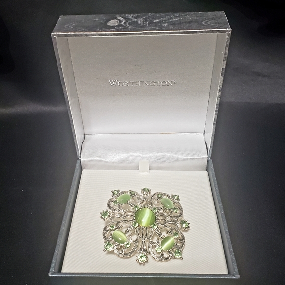 Worthington NIB Victorian Style Green Crystal Pin - Picture 10 of 10